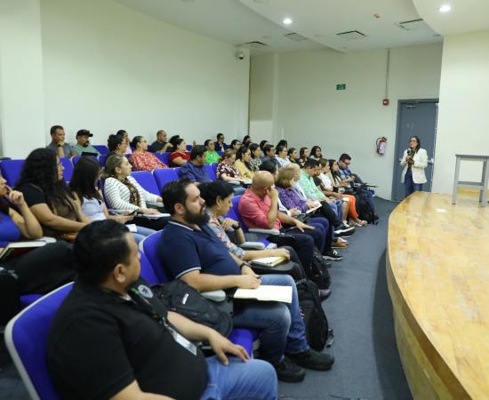 Capacitación sobre el  proceso de titulación electrónica en CUValles